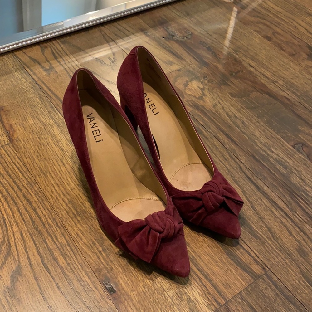 Deep red/garnet pumps